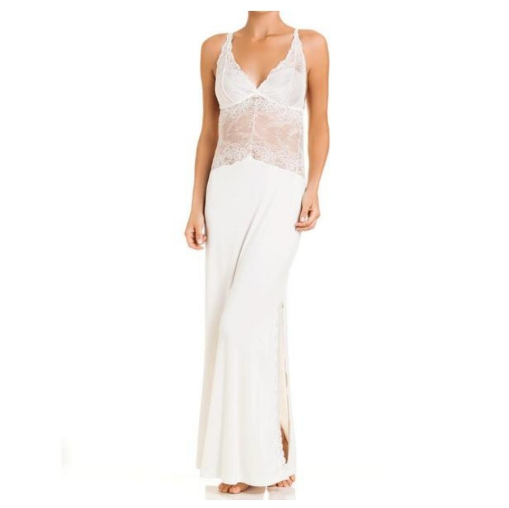 NWT Long White/Black Nightgown